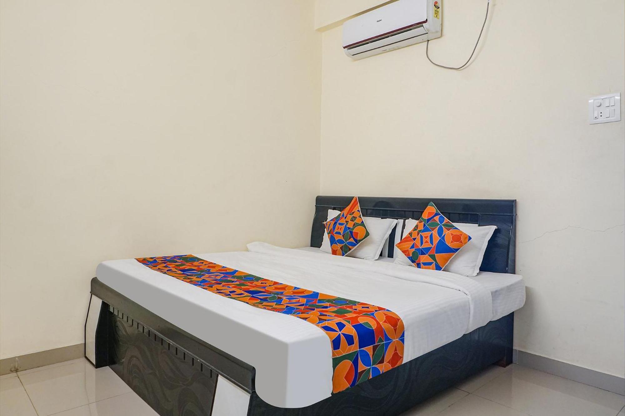 Fabexpress Vaishnav Inn Talegaon Dabhade Exterior foto